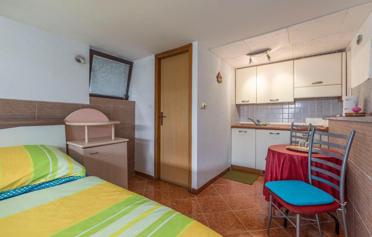 Apartments Tiha Luna Porec Luaran gambar